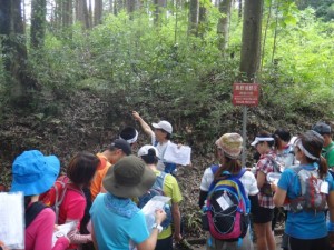 フィールドで講習中