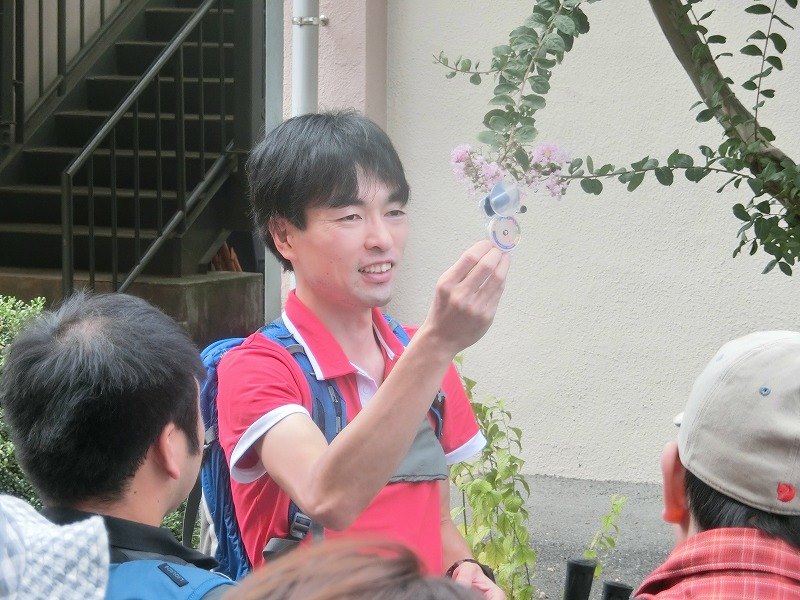 コンパスのうんちくを説明中