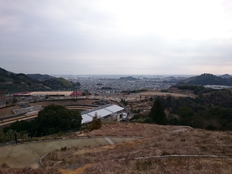 公園の様子(左の山を越えると藤枝の名所蓮花寺池公園)