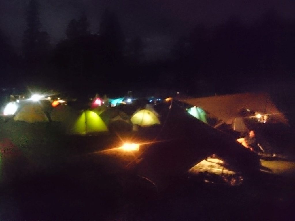 テント泊も人気